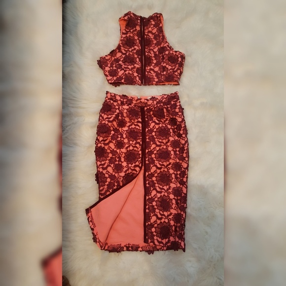 A beautiful two piece set - Picture 2 of 2